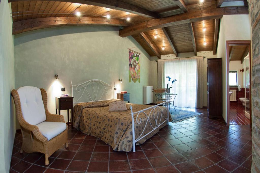 Penzion Trattoria Del Bivio Cerretto Langhe Pokoj fotografie