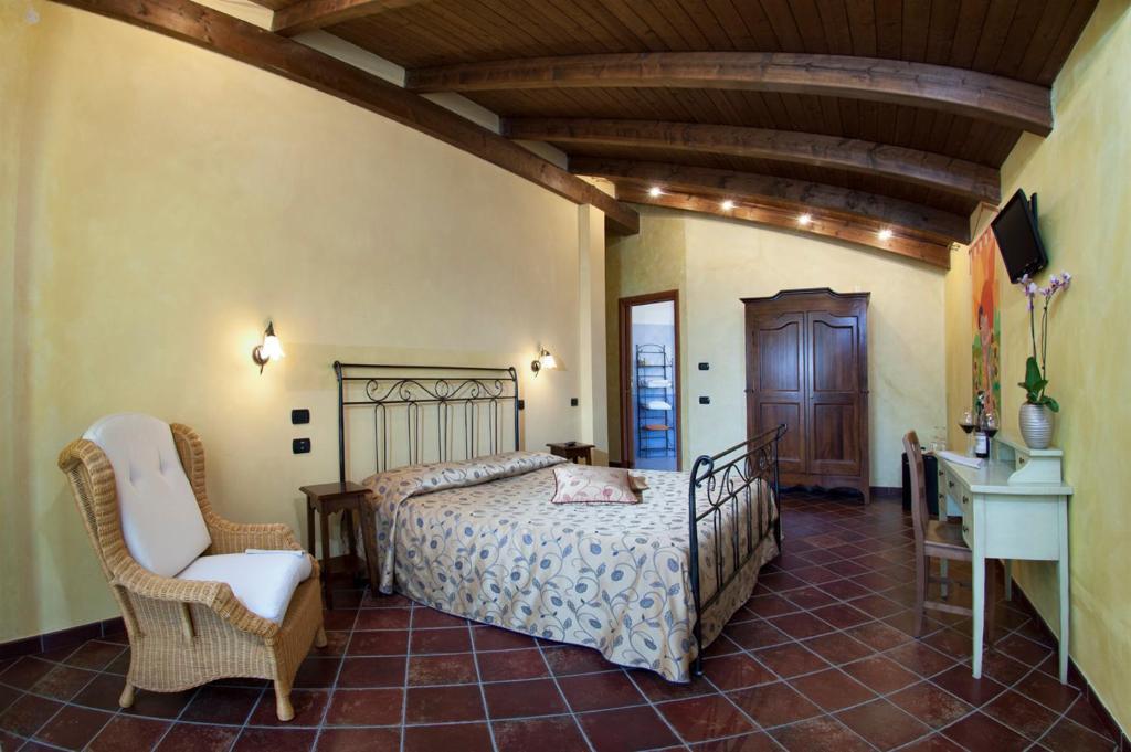 Penzion Trattoria Del Bivio Cerretto Langhe Pokoj fotografie