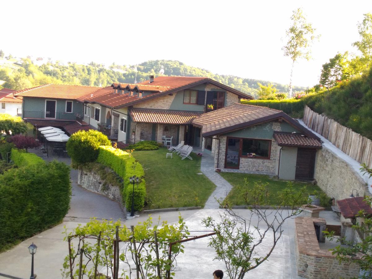 Penzion Trattoria Del Bivio Cerretto Langhe Exteriér fotografie